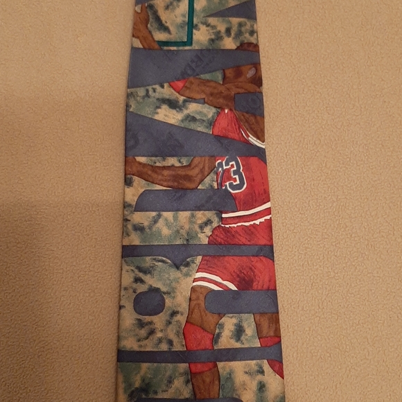 Michael Jordan Neck Tie - Picture 2 of 6